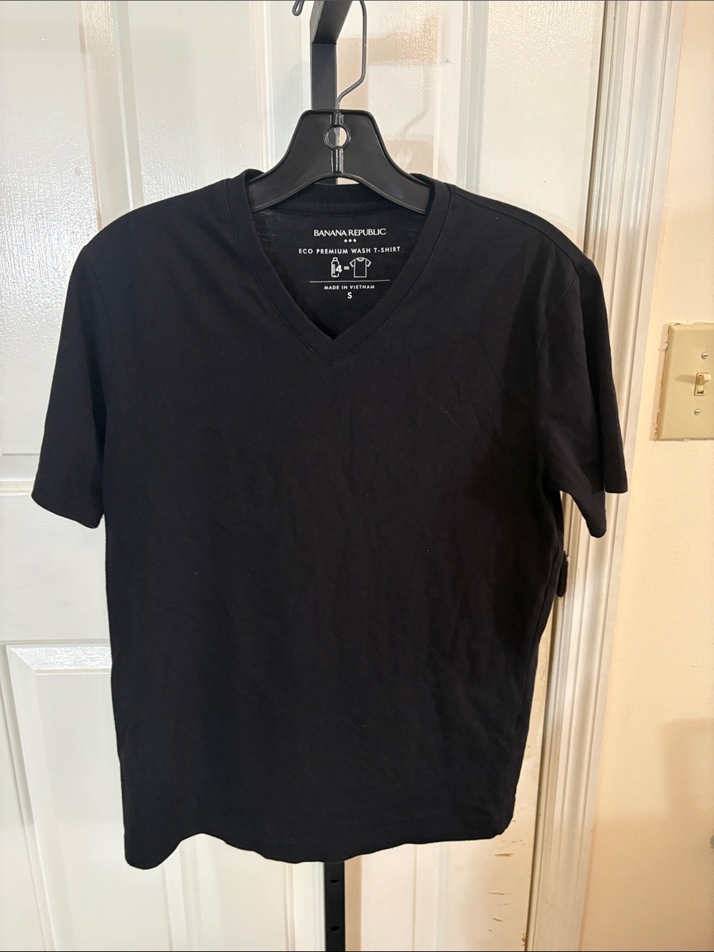 Banana Republic Black V-Neck Short Sleeve Tee